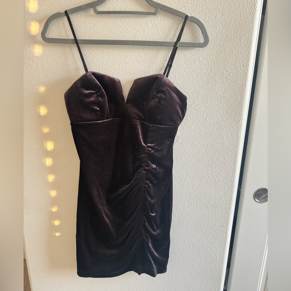 JUNIORS VELVET NOTCH NECK COCKTAIL AND PARTY DRESS Emerald Sundae